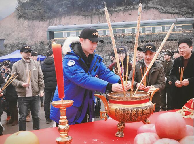 何明翰《女武生》开机《我的仨妈俩爸》二轮播出 频传捷报