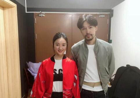 胡歌胡子拉碴合影郭晓婷 《仙3》景天花楹久违同框!