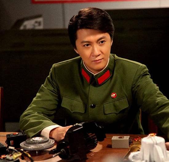 16岁丧父进演艺圈 因买不起房被姚笛甩 今身家过亿娶美妻儿子帅气