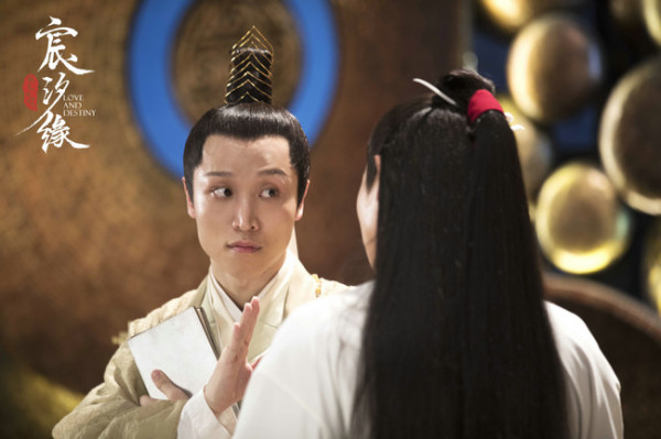 张海宇《宸汐缘》热播不断 青岛大姨再度变身女装大佬