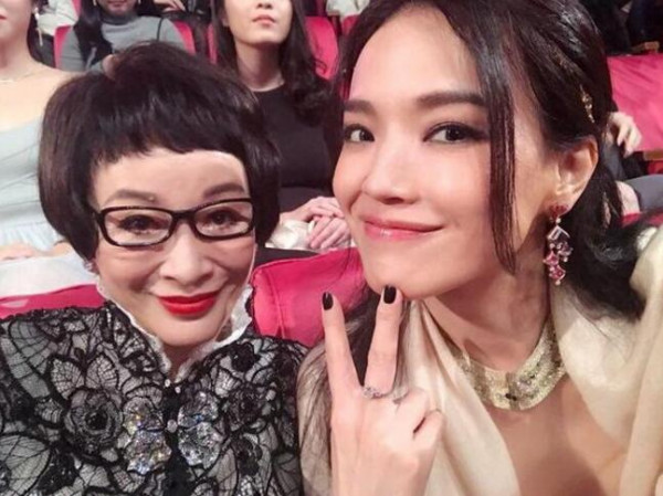 两代侠女影后同框!舒淇趁他不在捕获徐枫