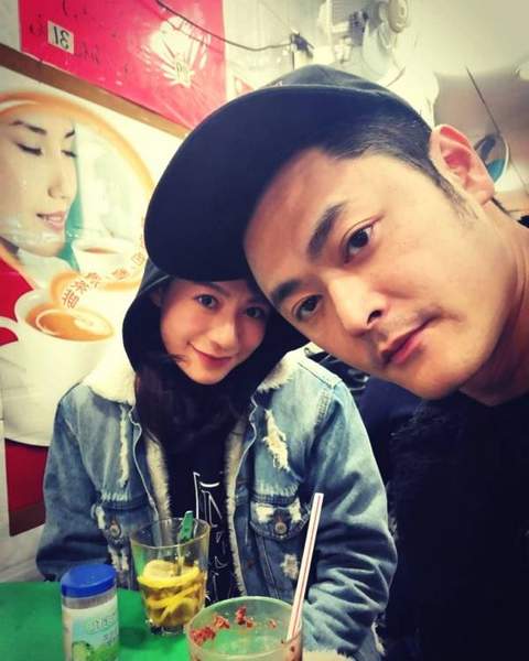 曹云金旧爱江若琳与男友街头大秀甜蜜 年底将办婚礼