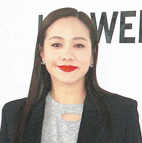 林嘉欣母亲节后赴澳拍戏 靠视频和女儿联络