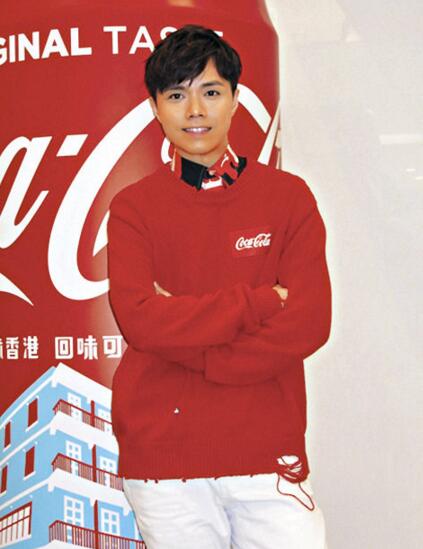 张敬轩对古物情有独钟 每次旅行都会逛古董家具店