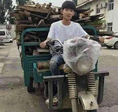 明星回老家:郑爽擀面,王源骑三轮车送货