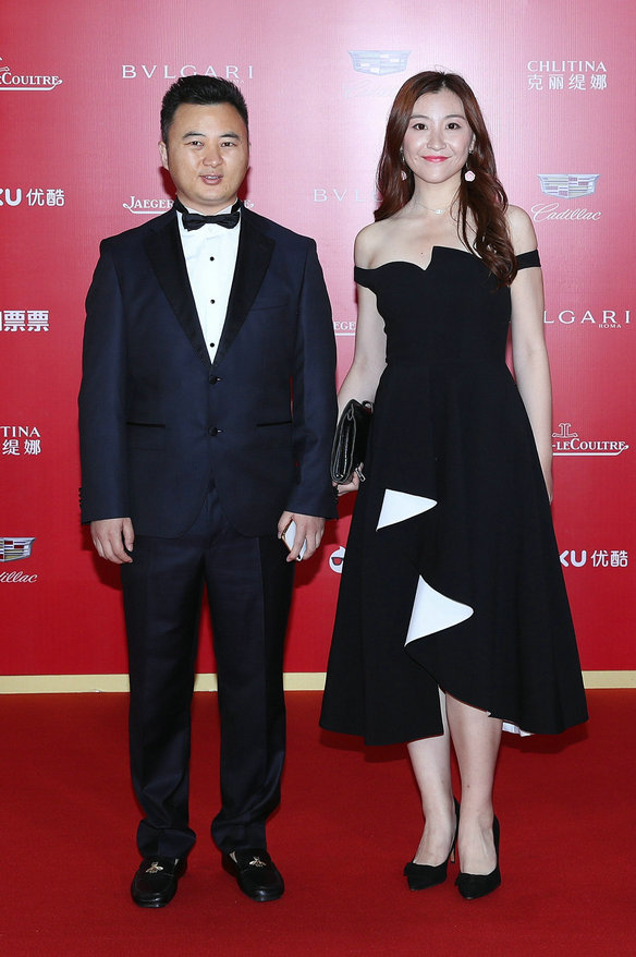 《柔情史》主创亮相上影节红毯 探究新女性生活谜题