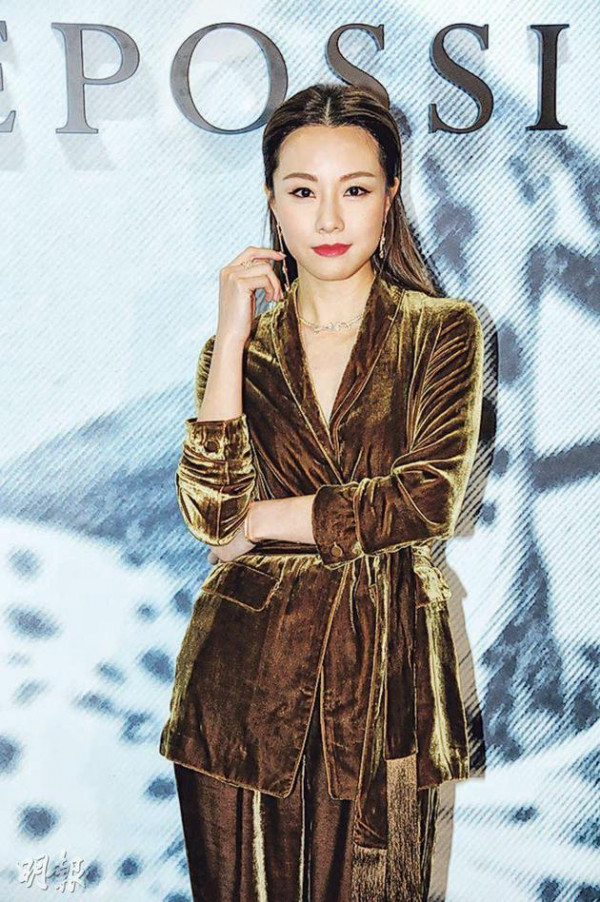 邓丽欣否认会闪婚 爱即兴但不代表会闪婚