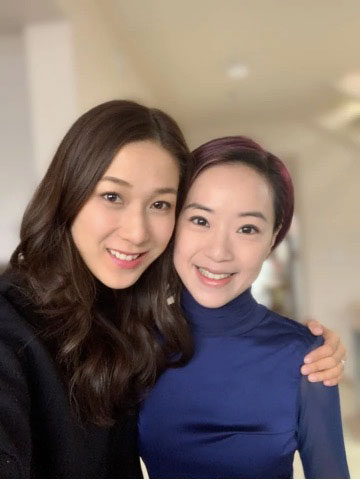 钟嘉欣花重金做产后护理效果满意 与闺蜜合照甜笑